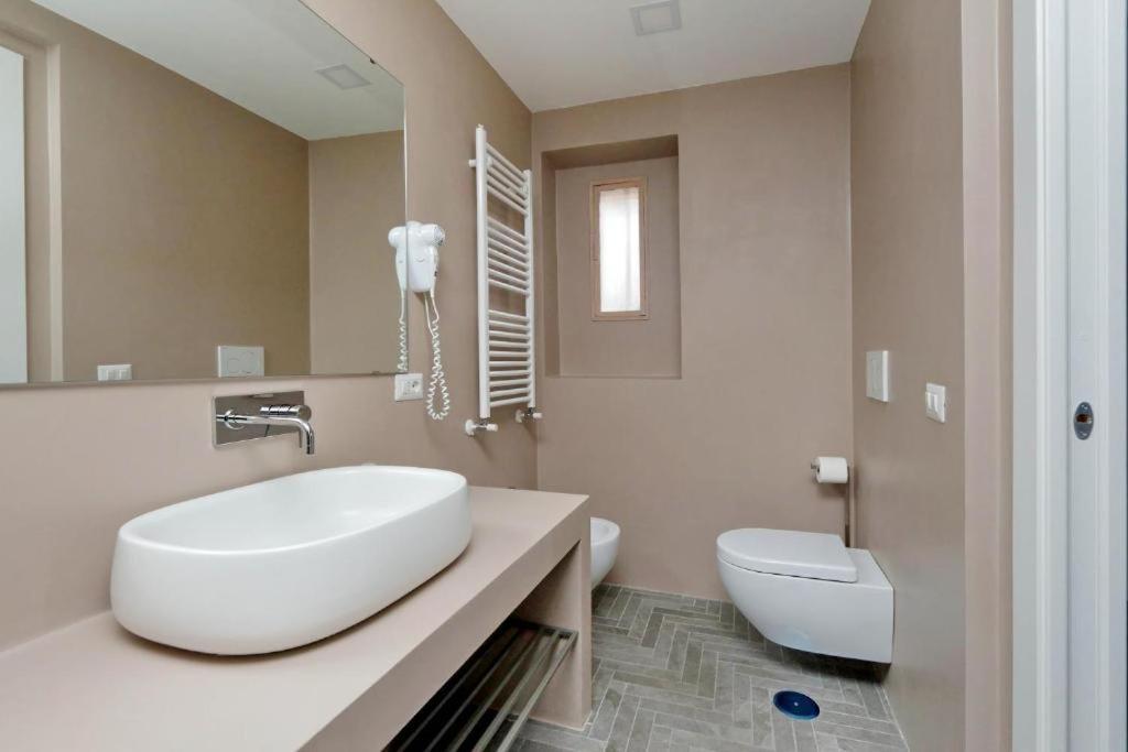 Boutique Suites Della Croce Roma Exterior foto