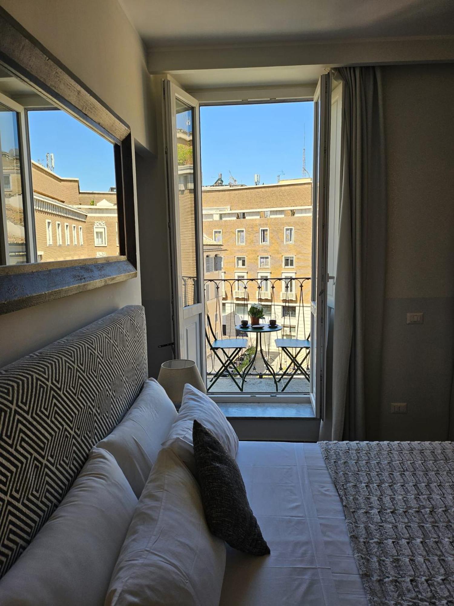 Boutique Suites Della Croce Roma Exterior foto